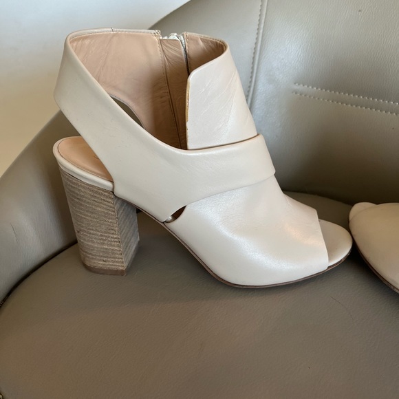 Club Monoco Cream Leather Clog Heel - Picture 3 of 3